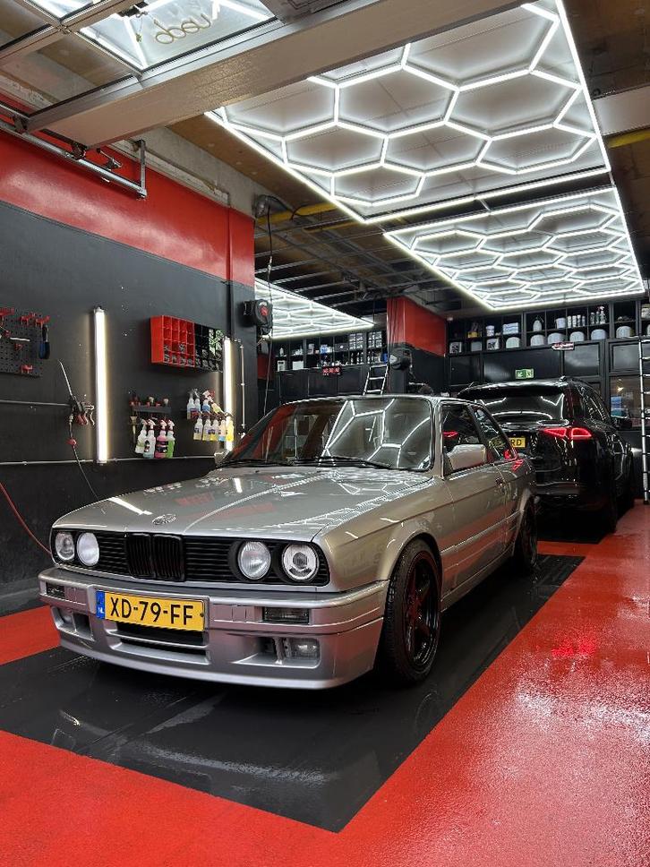 BMW E30 328i M52B28, Auto's, BMW, Particulier, 3-Serie, Benzine, Hatchback, Handgeschakeld, Origineel Nederlands, Zilver of Grijs