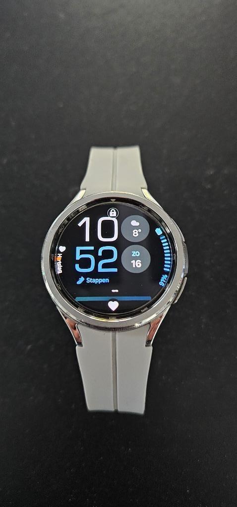 Samsung Galaxy Watch 6 Classic 47mm in het wit/zilver, Sieraden, Tassen en Uiterlijk, Smartwatches, Zo goed als nieuw, Android