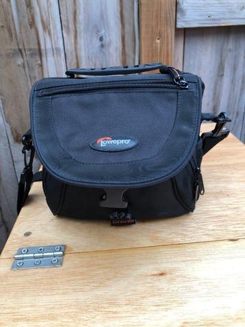 Foto tas en snuittas  beschikbaar voor biedingen