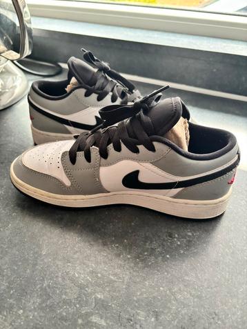 Grijze Nike Air Jordan 1 Low Sneakers maat 36 beschikbaar voor biedingen
