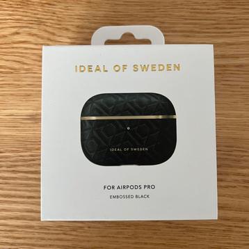 Ideal of Sweden Airpods Pro Case [Embossed Black] 