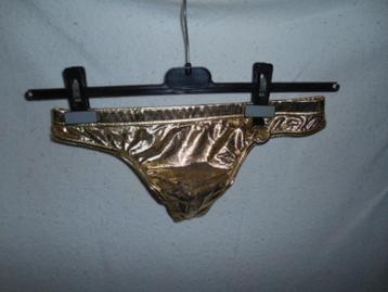 G - string slip  Goud glanzend   Medium beschikbaar voor biedingen