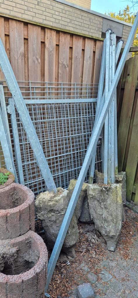 Gaasrek met palen en betonvoeten, Tuin en Terras, Gaas en Draad, Gebruikt, Minder dan 10 meter, Ophalen