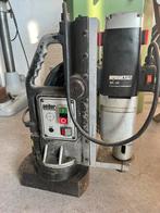 AEG Magneetboormachine 1050W, Doe-het-zelf en Verbouw, Gereedschap | Boormachines, Ophalen, Zo goed als nieuw, 600 watt of meer