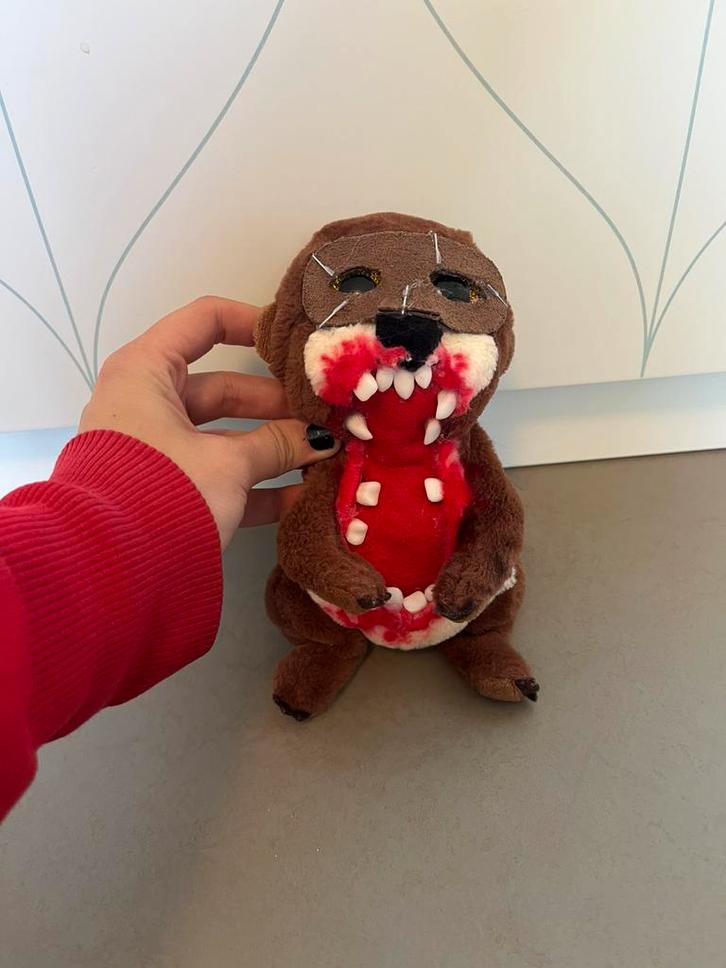 Horror otter knuffel, Kinderen en Baby's, Speelgoed | Knuffels en Pluche, Zo goed als nieuw, Overige typen, Ophalen of Verzenden