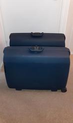 Twee koffers American Tourister, Gebruikt, Hard kunststof, 70 cm of meer, Wieltjes