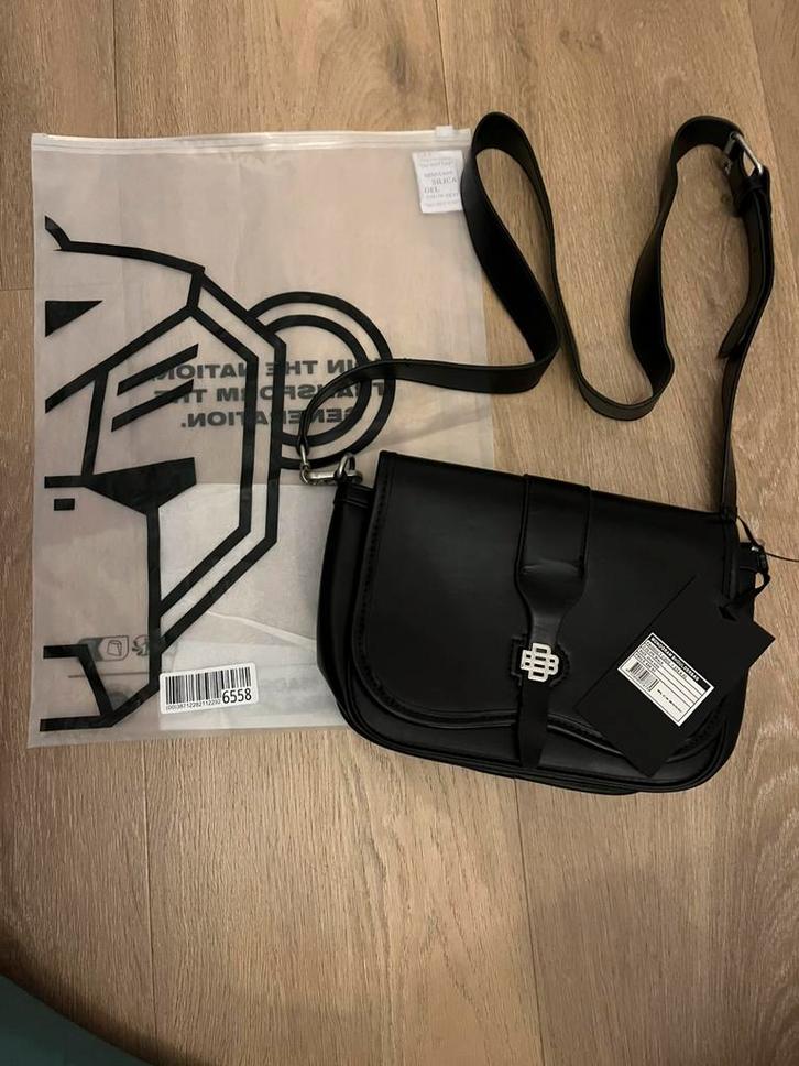 Nieuw Monogram Shoulderbag Black Bananas, Sieraden, Tassen en Uiterlijk, Tassen | Schoudertassen, Nieuw, Zwart, Ophalen of Verzenden