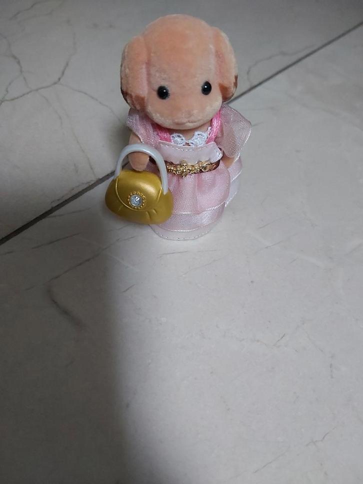 Sylvanian Families 'town girl series-Toy poodle', Kinderen en Baby's, Speelgoed | Poppenhuizen, Zo goed als nieuw, Ophalen of Verzenden