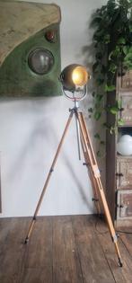 Industriële statief lamp, STRAND Electric, Huis en Inrichting, Lampen | Vloerlampen, Ophalen of Verzenden, Gebruikt