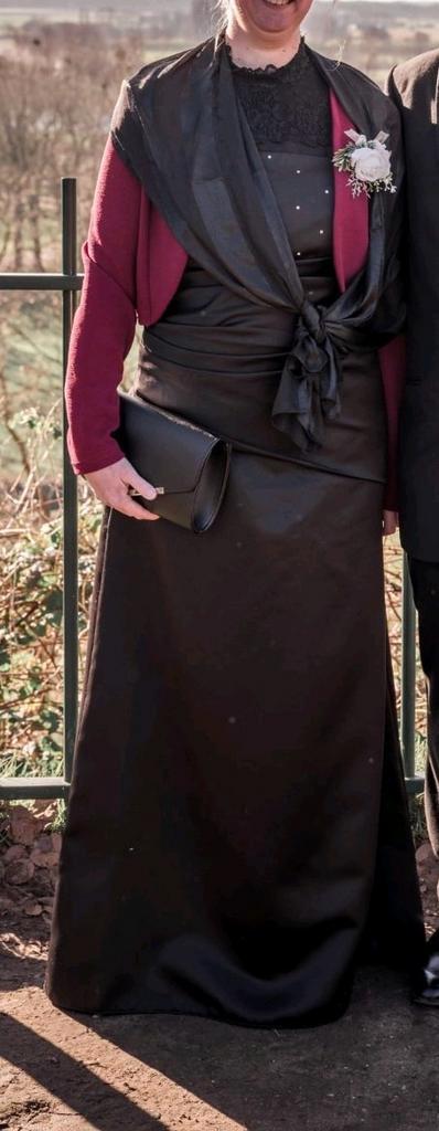 Prachtige (gala) jurk van mooie zwarte satijnen stof, Kleding | Dames, Gelegenheidskleding, Zo goed als nieuw, Galajurk, Maat 42/44 (L)