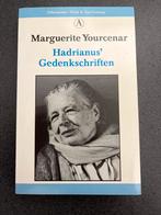 Hadrianus' Gedenkschriften - Marguerite Yourcenar, Boeken, Ophalen of Verzenden, Gelezen, Nederland