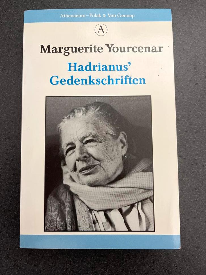 Hadrianus' Gedenkschriften - Marguerite Yourcenar, Boeken, Romans, Gelezen, Nederland, Ophalen of Verzenden