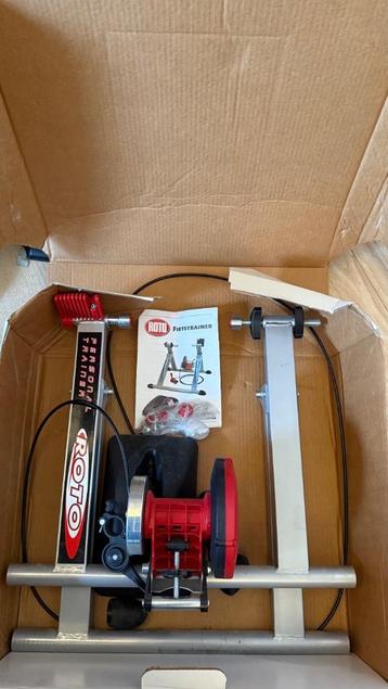 Roto Fietstrainer – Ideaal voor Indoor Training! beschikbaar voor biedingen
