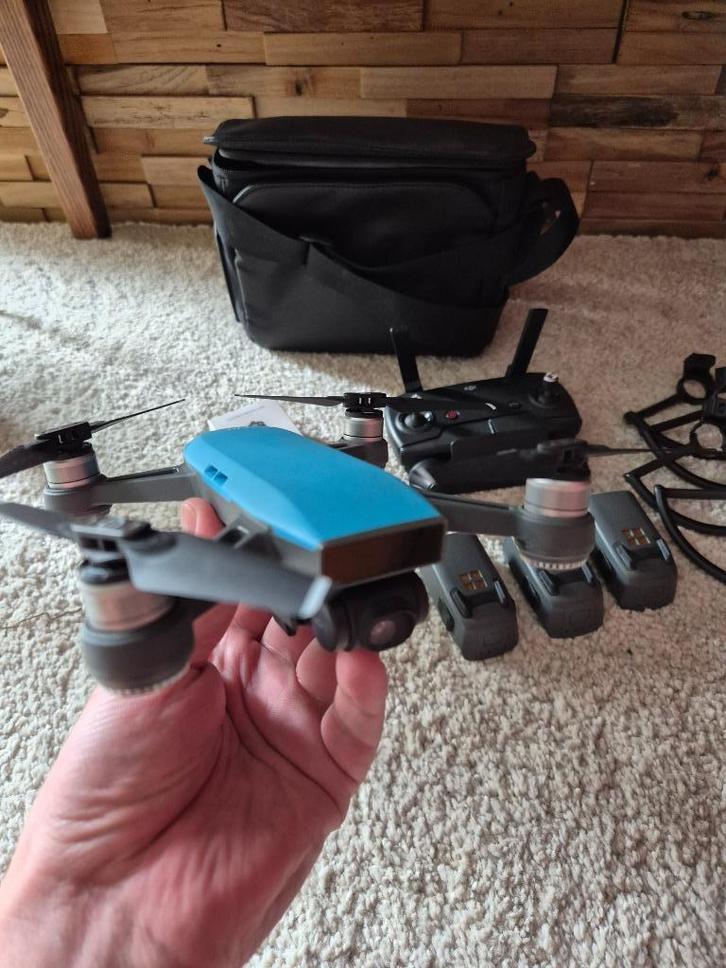 DJI Spark Fly more combo (4x accu), Audio, Tv en Foto, Drones, Zo goed als nieuw, Drone met camera, Ophalen of Verzenden