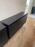 Twee Naduvi kate kasten dressoirs zwart met goud 3 deurs, Ophalen, Zo goed als nieuw, 25 tot 50 cm