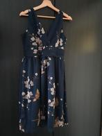 Blauwe jurk met bloemenprint - Maat L, Ophalen of Verzenden, Zo goed als nieuw, Maat 42/44 (L), Blauw