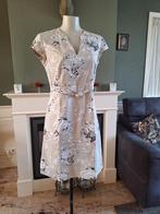River Woods beige grijs wit zwart bloemen jurk 40 M, Verzenden, River Woods, Beige, Maat 42/44 (L)