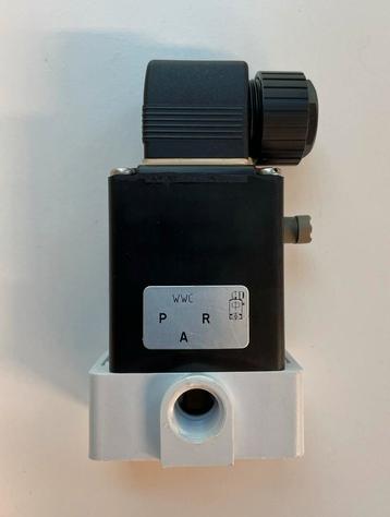 Burkert magneetventiel solenoid valve magneetklep kunstof beschikbaar voor biedingen