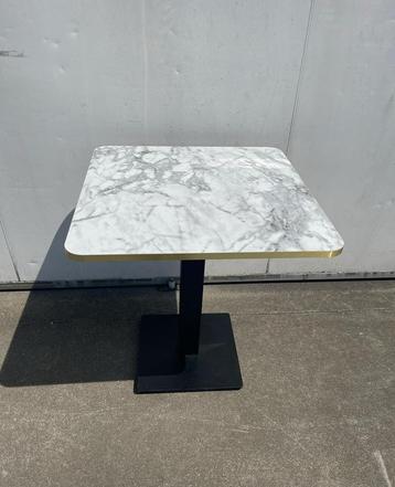 10 stuks Luxe Marmerlook gouden rand horeca Tafels 70x70 cm beschikbaar voor biedingen