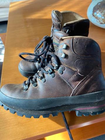 Berg- wandelschoenen beschikbaar voor biedingen