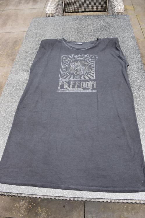 T-shirt Geisha maat 42, Kleding | Dames, T-shirts, Zo goed als nieuw, Maat 42/44 (L), Grijs, Korte mouw, Ophalen of Verzenden