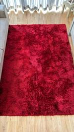 Gratis rood hoogpolig tapijt, Huis en Inrichting, Stoffering | Tapijten en Kleden, 200 cm of meer, 100 tot 150 cm, Gebruikt, Rechthoekig