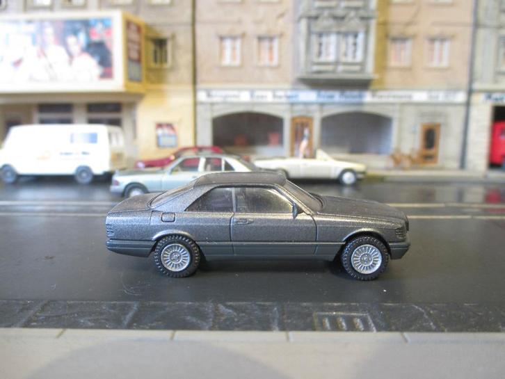 Mercedes Benz C126 500 SEC rookgrijs-metallic met BBS velgen, Hobby en Vrije tijd, Modelauto's | 1:87, Zo goed als nieuw, Auto