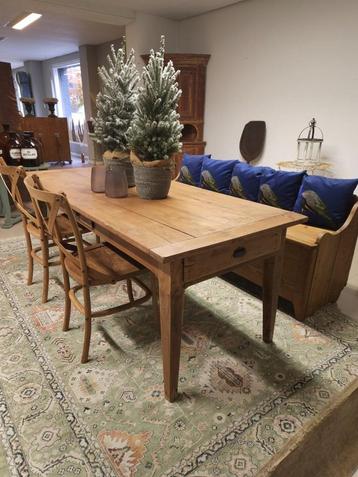 Franse tafel, tafel, eettafel beschikbaar voor biedingen