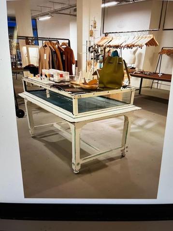 Zeer Unieke Antieke Vitrine/Toonbank/Vitrinetafel uit Winkel beschikbaar voor biedingen