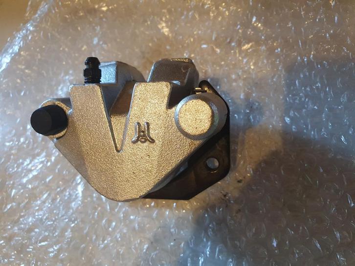 Achterremklauw APRILIA RS4 50 / 125 Derbi GPR 50 2T 2B000735, Fietsen en Brommers, Brommeronderdelen | Algemeen, Nieuw, Frame