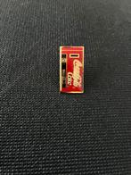 Coca Cola  - Coca Cola pin Vending machine blikjes automaat, Ophalen of Verzenden, Zo goed als nieuw, Merk, Speldje of Pin