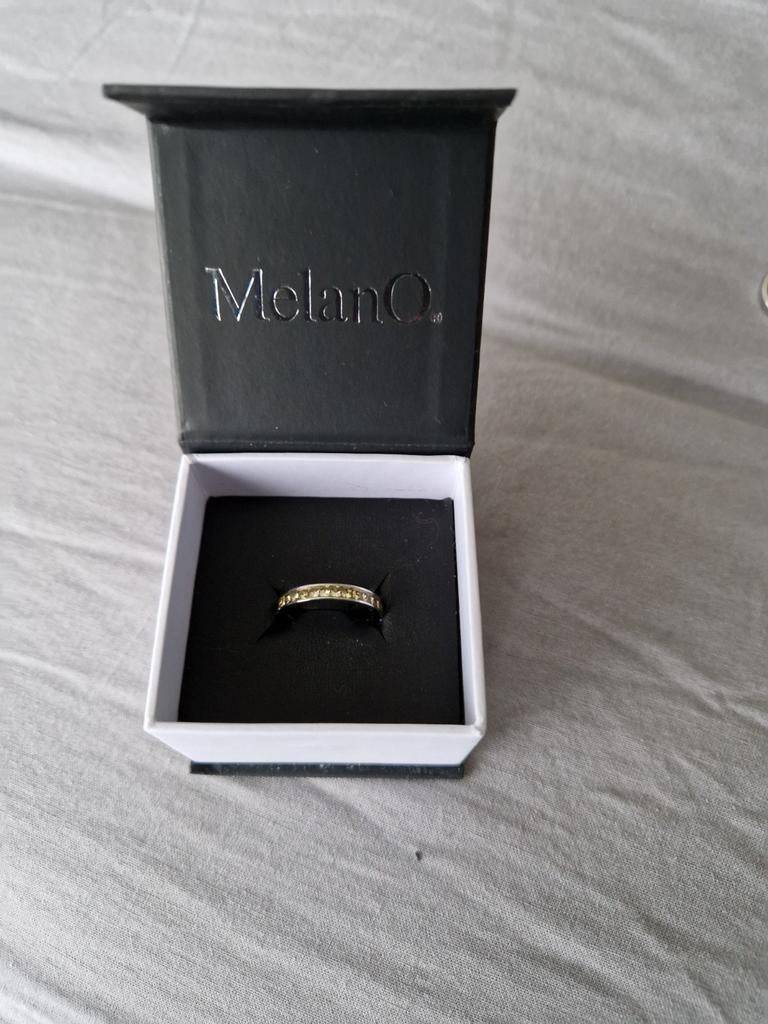 MELANO ZILVEREN AANSCHUIFRING MET GROENE STEENTJES MAAT 52, Met kristal, Nieuw, Ophalen of Verzenden, Kleiner dan 17