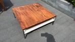 Walnoten salontafel, Huis en Inrichting, Tafels | Salontafels, Ophalen, Gebruikt, 50 tot 100 cm, Vierkant