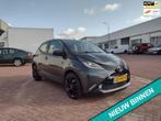 Toyota Aygo 1.0 VVT-i x-play MOOIE AUTO BEL 0619590613 APK 0, Voorwielaandrijving, Euro 5, Gebruikt, 4 stoelen