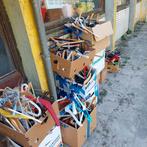Kledinghangers - Diverse materialen, Kleding | Dames, Kledinghangers, Ophalen, Gebruikt, Hout, Kinderen en Volwassenen