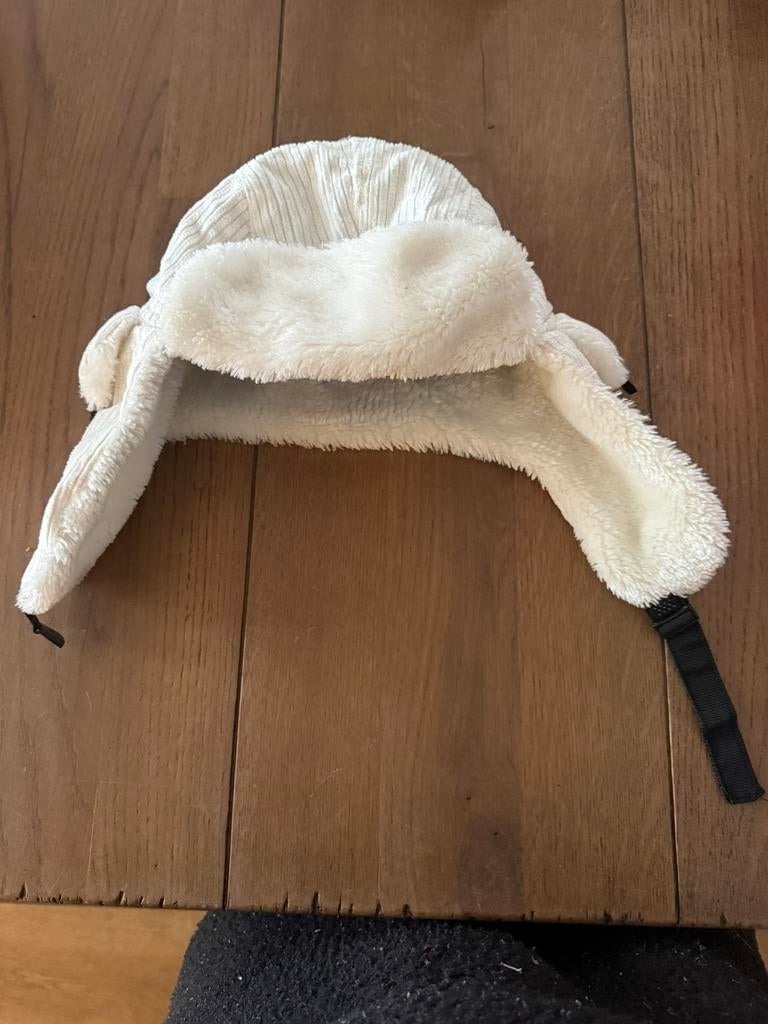 Muts wit/creme maat s denk ik, Ophalen of Verzenden, Gebruikt, Jongen of Meisje, Muts