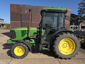 John Deere 5090GV Smalspoor beschikbaar voor biedingen