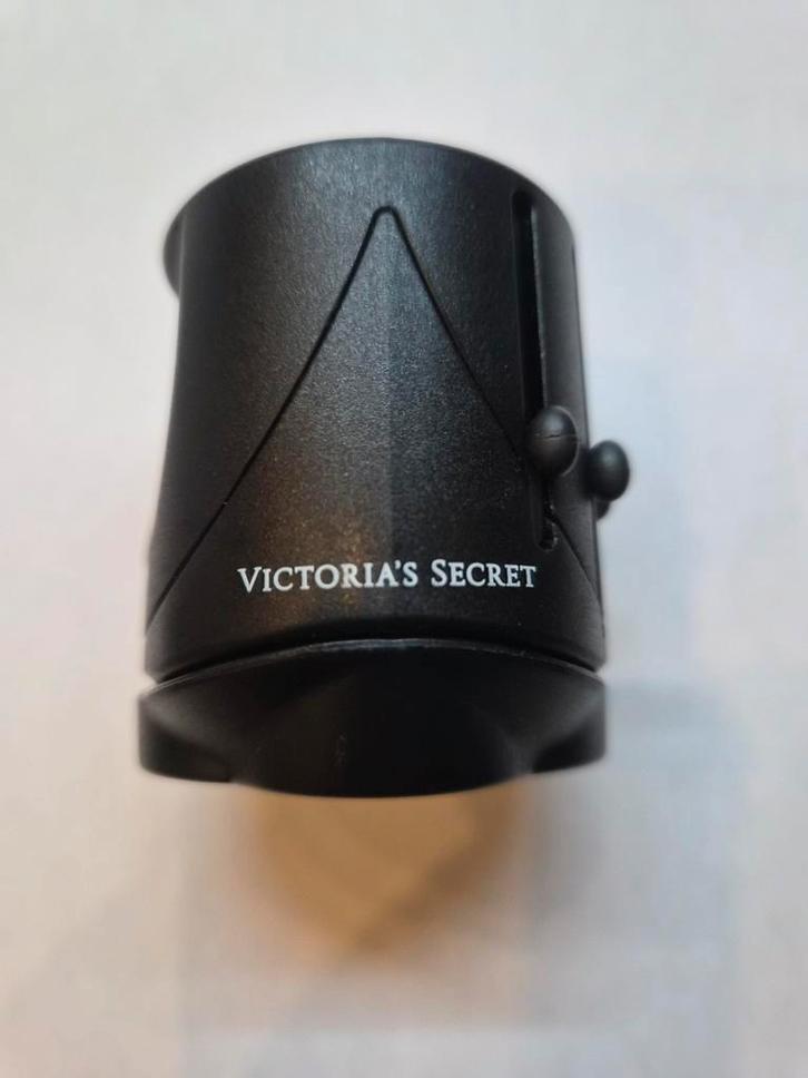 SKROSS Victoria's Secret Wereld Reisadapter Travel Adapter, Sieraden, Tassen en Uiterlijk, Tassen | Reistassen en Weekendtassen