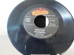 single Shirelles  The – Dedicated To The One I Love  - Soldi, Ophalen of Verzenden, Gebruikt, Pop, Single