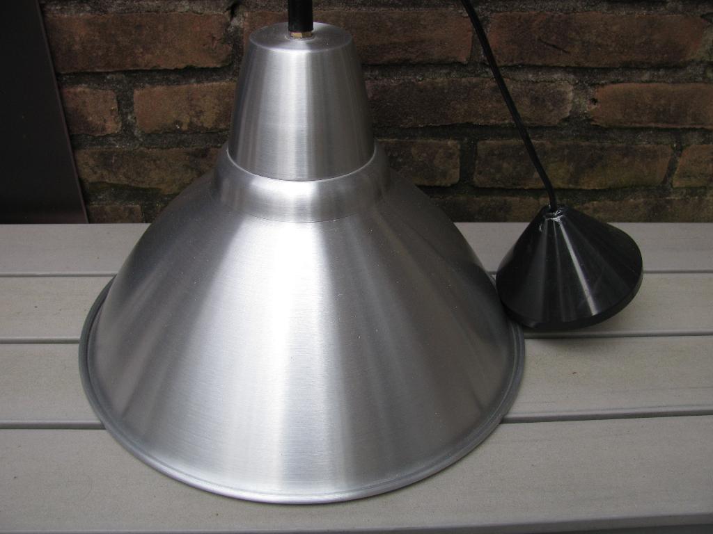 Ikea hanglamp aluminium Foto type T9610, Huis en Inrichting, Lampen | Hanglampen, Ophalen, Gebruikt, Metaal, Minder dan 50 cm