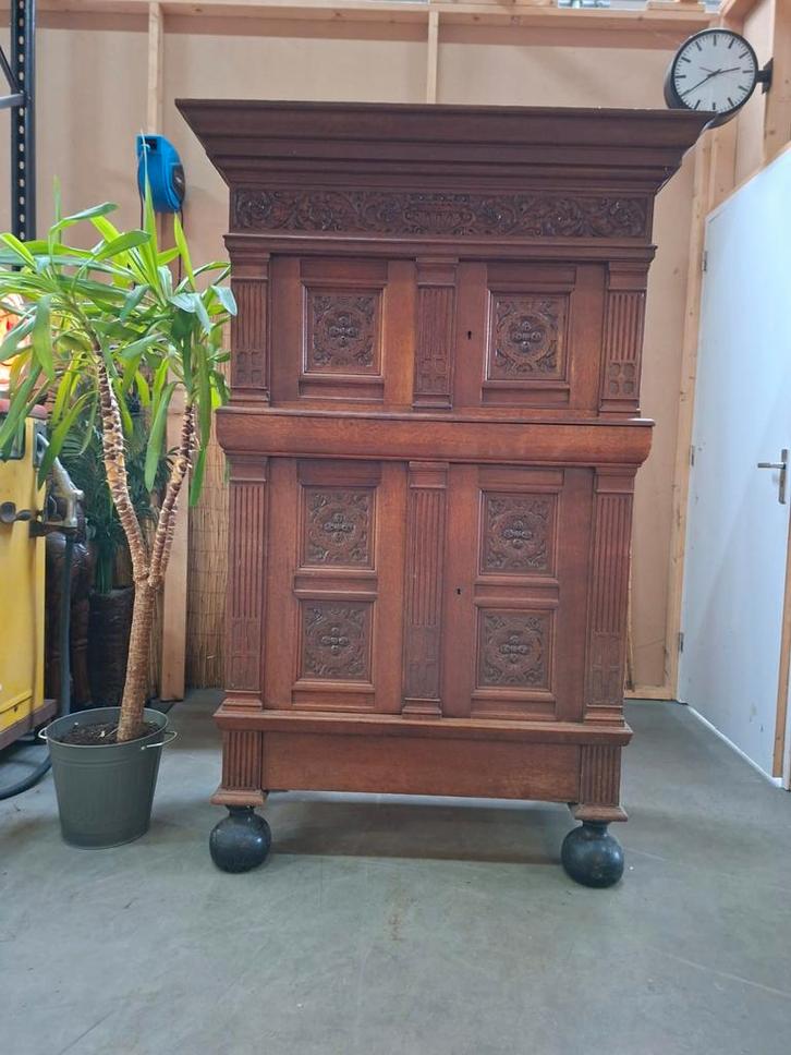 Antieke 17e eeuws Hollandse eiken kast/ boerenkast, Antiek en Kunst, Antiek | Meubels | Kasten, Ophalen