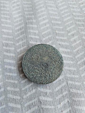 Loye pressed medicine beschikbaar voor biedingen