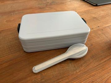 Mepal lunchbox met bestek z.g.a.n. beschikbaar voor biedingen