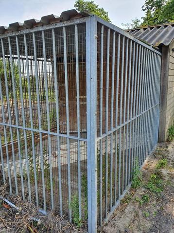  4 kennelrekken beschikbaar voor biedingen