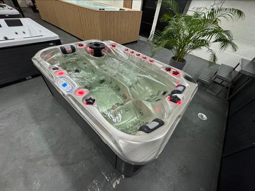 Jacuzzi Passion spa Sensation 3pers demo spa compleet geleve, Tuin en Terras, Jacuzzi's, Nieuw, Pomp, Verzenden