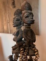 ESHU- PAIR- Hout- Kauri schelpen. 60 cm incl. standaard., Antiek en Kunst, Ophalen