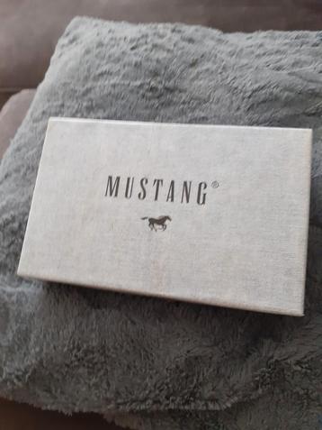 Mustang wallet beschikbaar voor biedingen