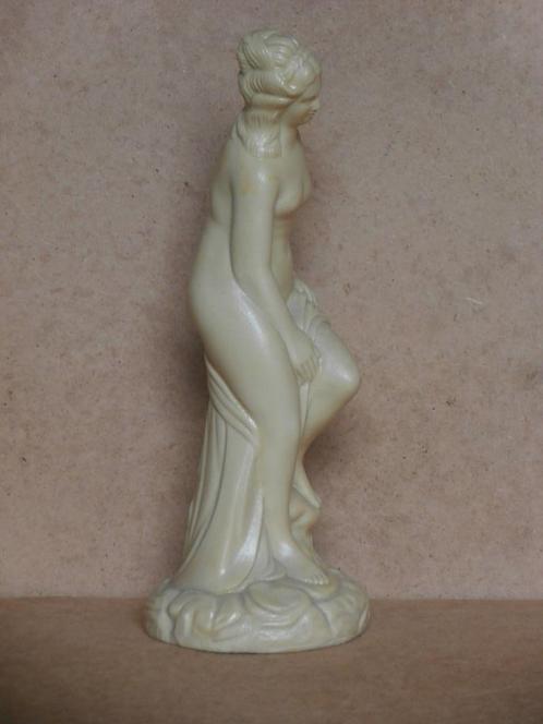 Griekse godin Helena van Troje Aphrodite bijna naakt beeldje, Antiek en Kunst, Kunst | Beelden en Houtsnijwerken, Ophalen of Verzenden