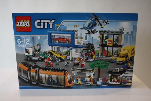 LEGO City 60097-Stadsplein-nieuw in gesealde doos (97), Kinderen en Baby's, Speelgoed | Duplo en Lego, Nieuw, Lego, Complete set