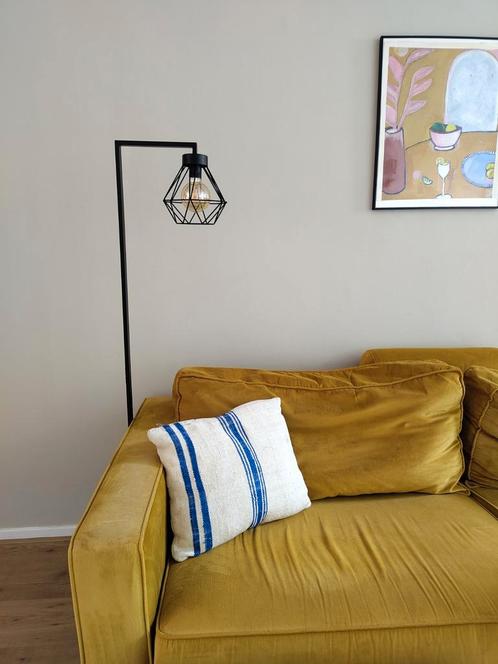 Industriële zwarte vloerlamp, Huis en Inrichting, Lampen | Vloerlampen, Zo goed als nieuw, Ophalen